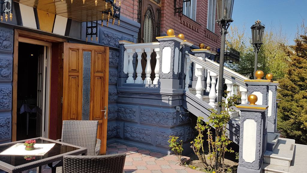 Versal Hotel Kherson Exterior photo